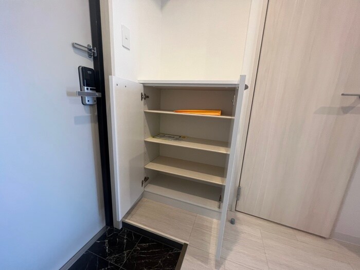 物件内観写真8　(靴箱)