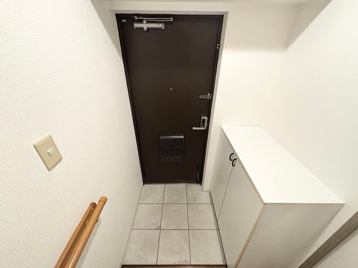 物件内観写真13　(玄関)