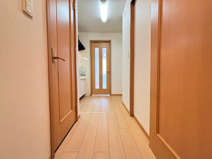 物件内観写真19　(廊下)