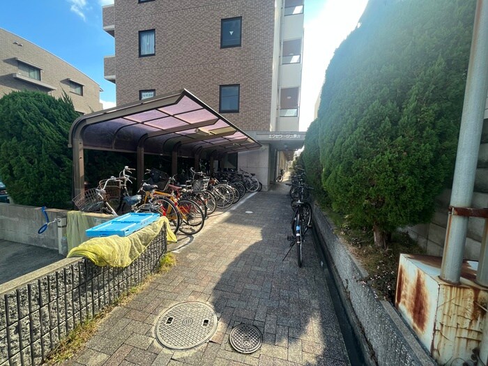 物件外観写真6　(駐輪場)