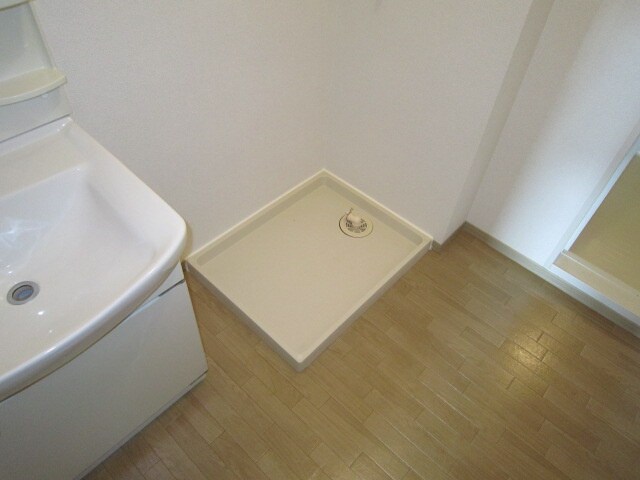 物件内観写真10　(洗濯機置場)