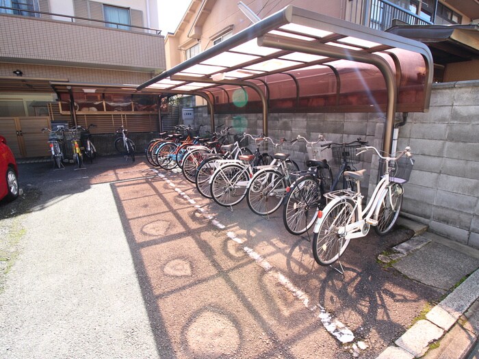 物件外観写真3　(駐輪場)