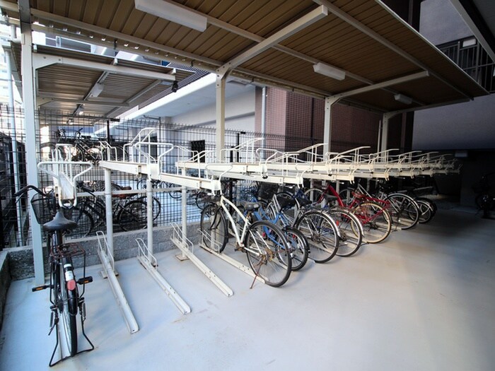 物件外観写真5　(駐輪場)