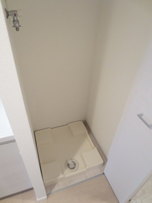 物件内観写真10　(洗濯機置場)