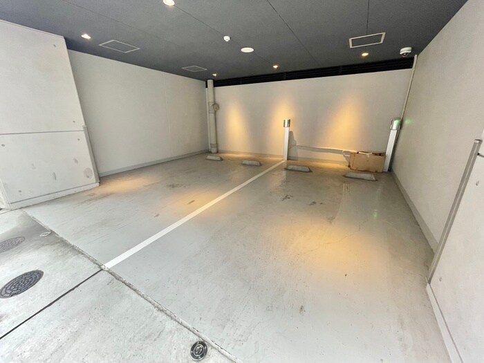 物件外観写真6　(駐車場)