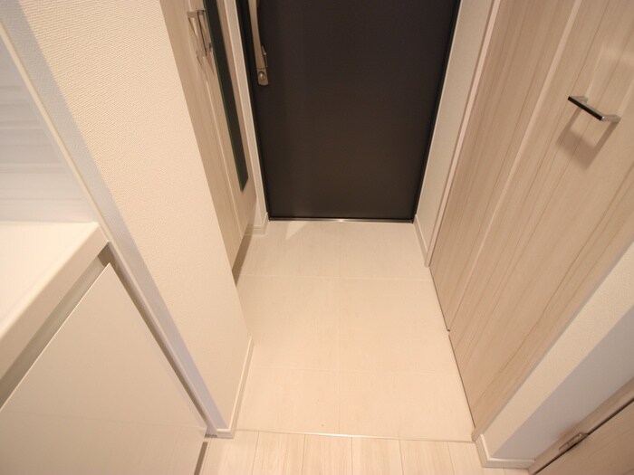 物件内観写真15　(玄関)