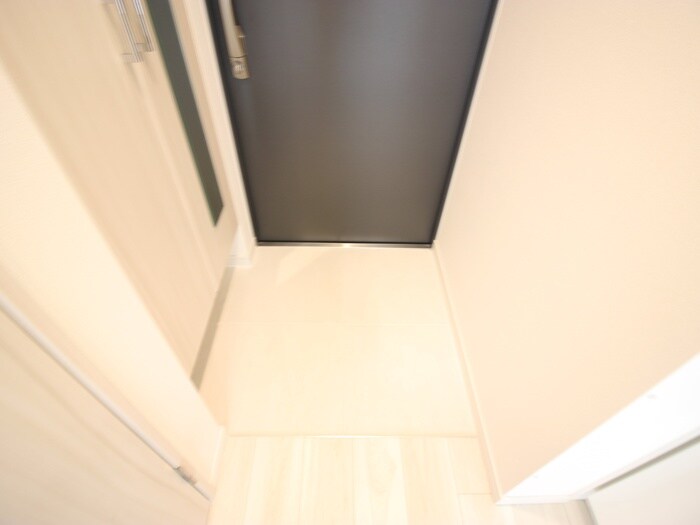 物件内観写真18　(玄関)