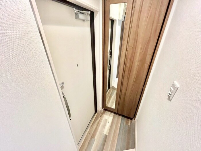 物件内観写真10　(玄関)