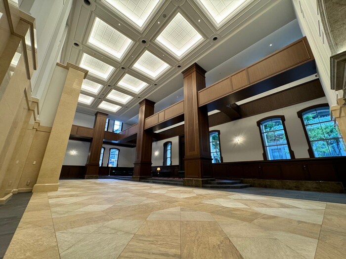 物件外観写真4　(エントランス部分)