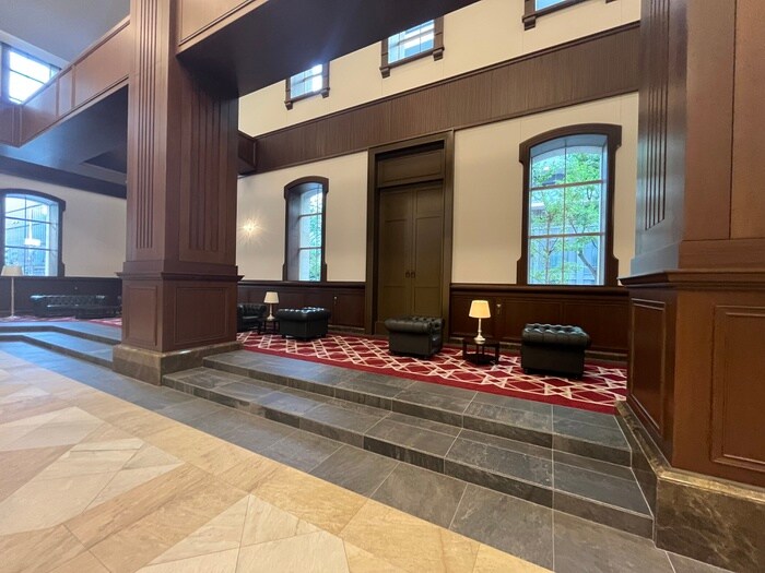 物件外観写真5　(エントランス部分)