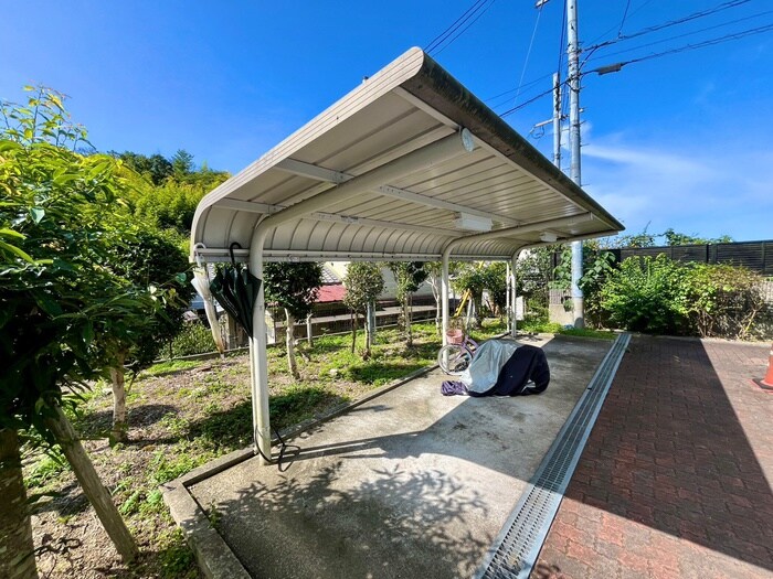 物件外観写真5　(駐輪場)