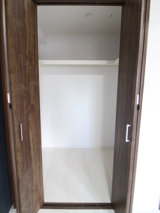 物件内観写真12　(収納)