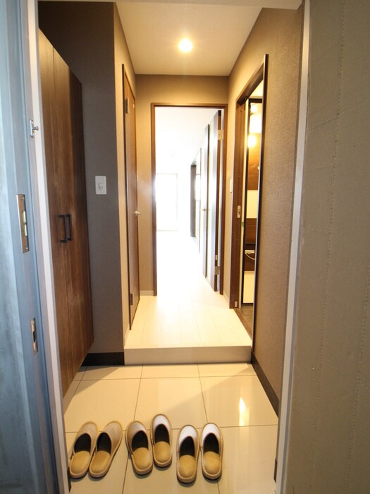 物件内観写真13　(玄関)