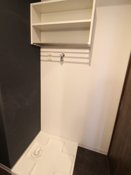 物件内観写真16　(洗濯機置場)