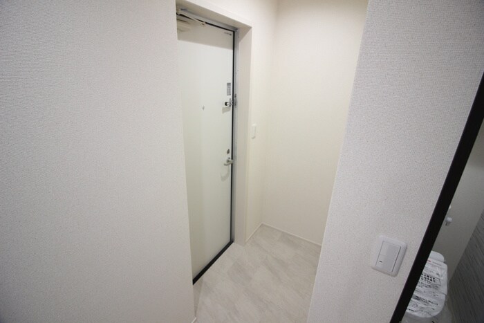 物件内観写真16　(玄関)