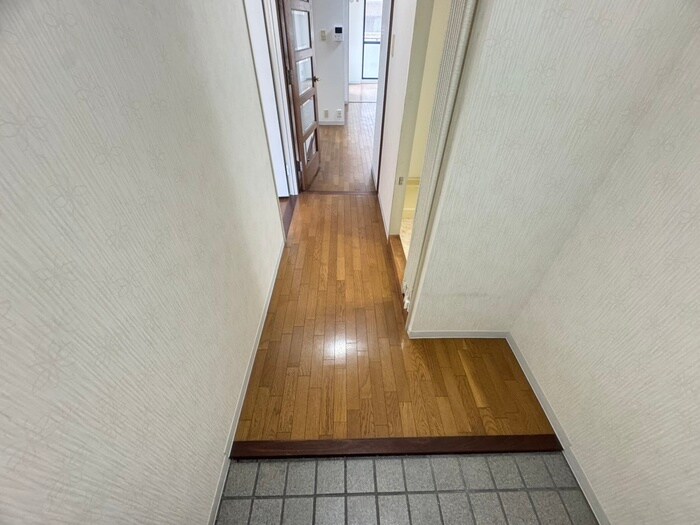 物件内観写真18　(廊下)