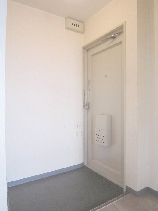物件内観写真15　(玄関)