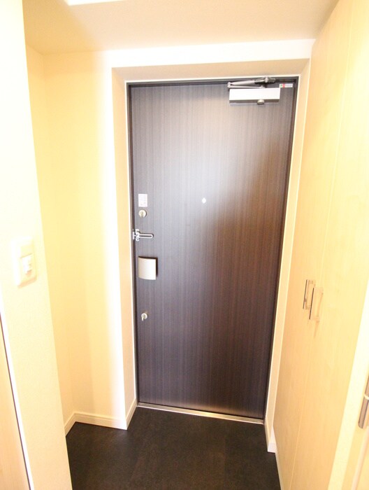 物件内観写真8　(玄関)