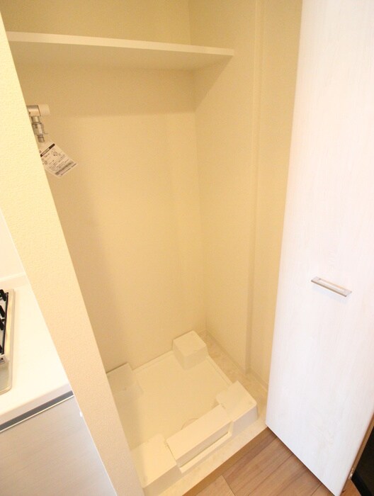 物件内観写真11　(洗濯機置場)