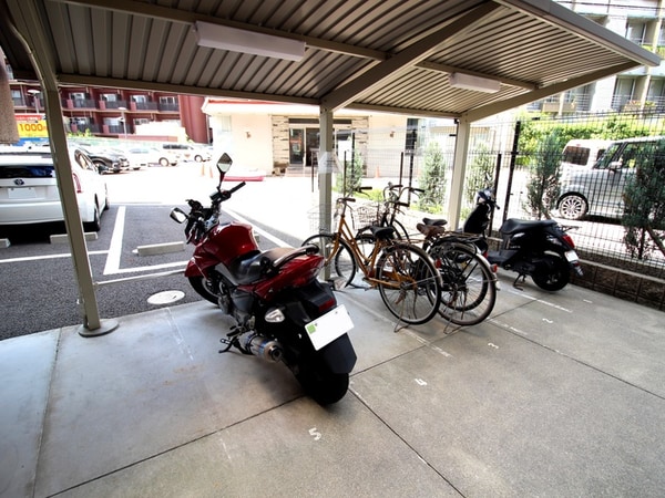 バイク置き場