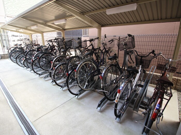 物件外観写真5　(駐輪場)