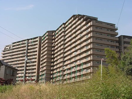 ﾚｼﾞｵﾝｽｸｴｱ緑地公園5番館（233）外観写真