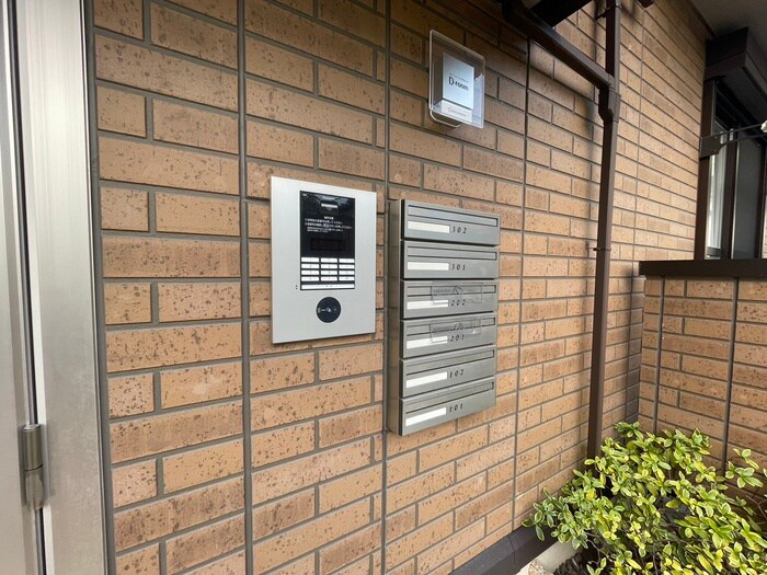 物件外観写真5　(エントランス部分)