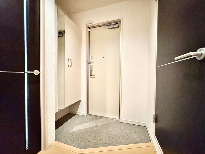 物件内観写真17　(玄関)