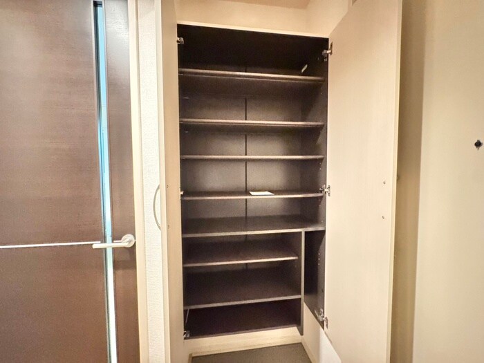 物件内観写真18　(靴箱)