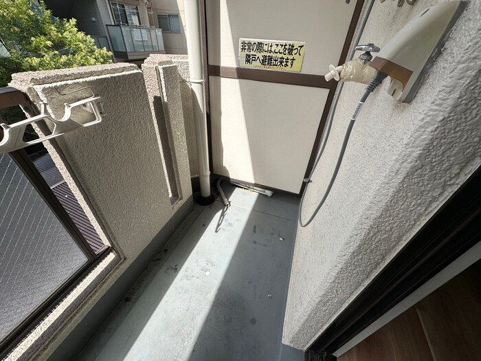 物件内観写真10　(洗濯機置場)