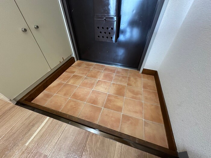 物件内観写真15　(玄関)