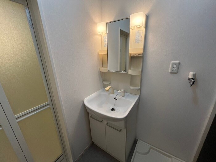 物件内観写真11　(洗面)