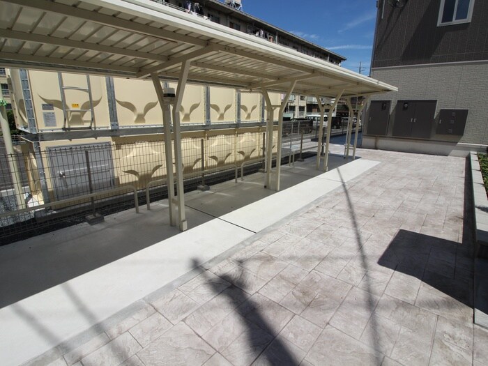 物件外観写真5　(駐輪場)