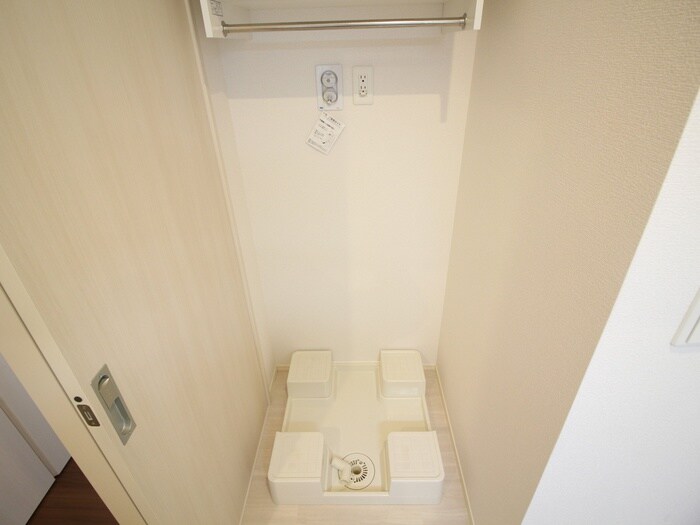 物件内観写真11　(洗濯機置場)