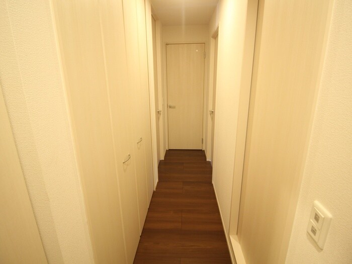 物件内観写真16　(廊下)