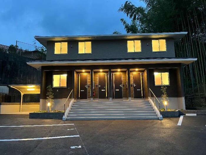 物件外観写真2　(外観写真)