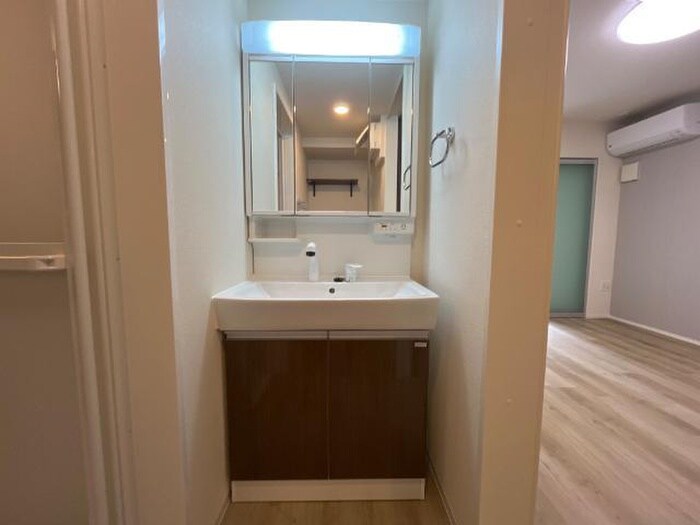 物件内観写真8　(洗面)