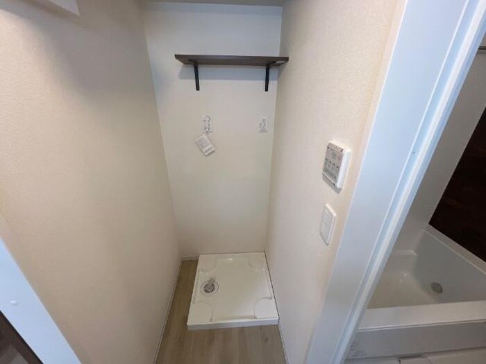 物件内観写真11　(洗濯機置場)