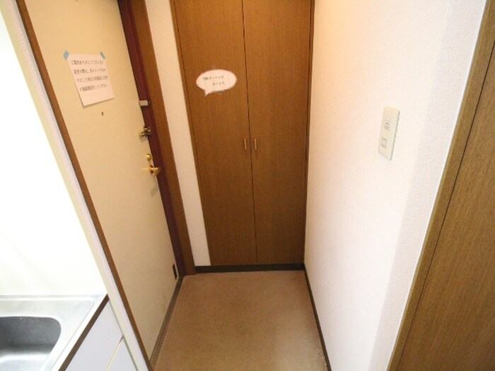 物件内観写真15　(玄関)