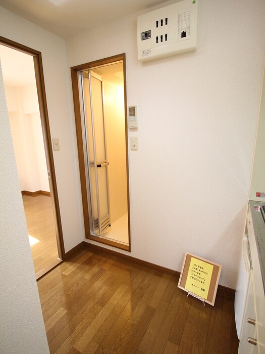 物件内観写真15　(廊下)
