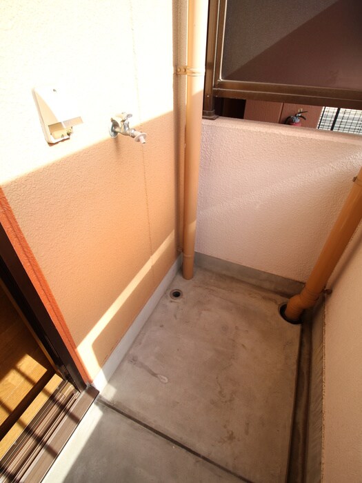 物件内観写真17　(洗濯機置場)