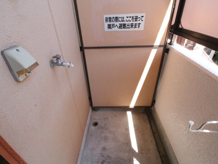 物件内観写真18　(洗濯機置場)