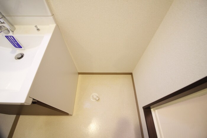 物件内観写真8　(洗濯機置場)