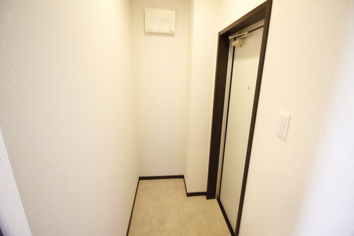 物件内観写真13　(玄関)