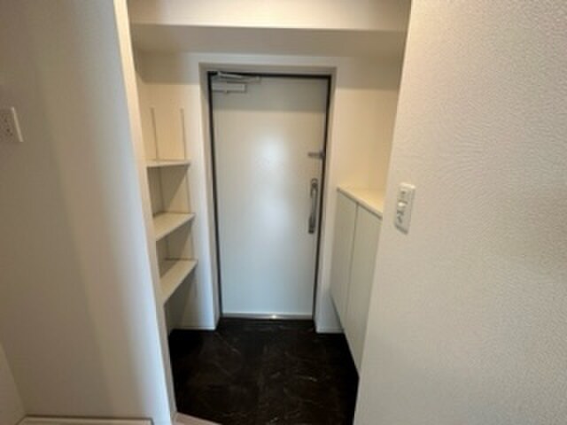 物件内観写真7　(玄関)