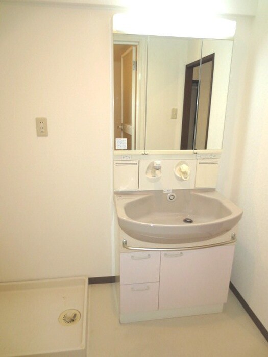 物件内観写真9　(洗濯機置場)