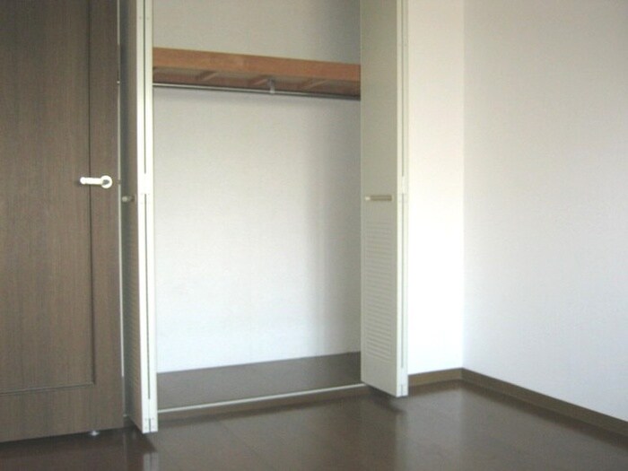 物件内観写真12　(収納)