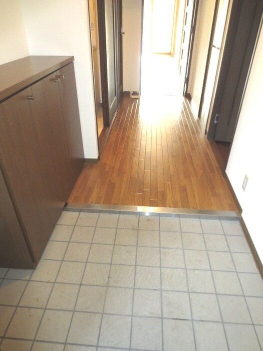 物件内観写真18　(廊下)