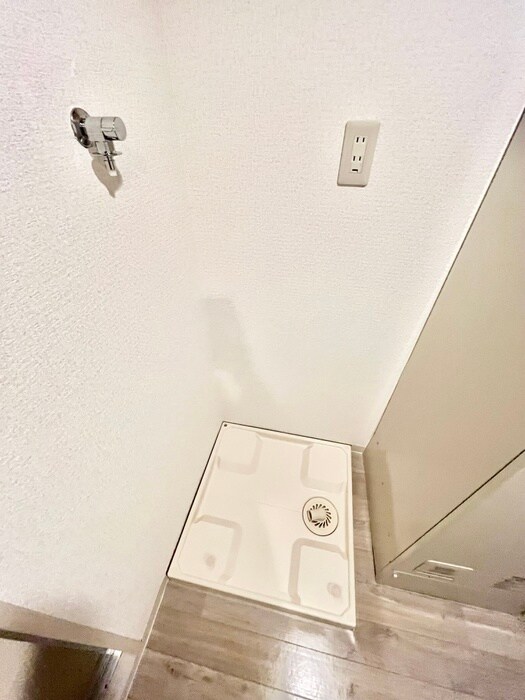 物件内観写真12　(洗濯機置場)