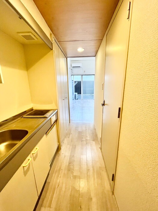 物件内観写真15　(廊下)